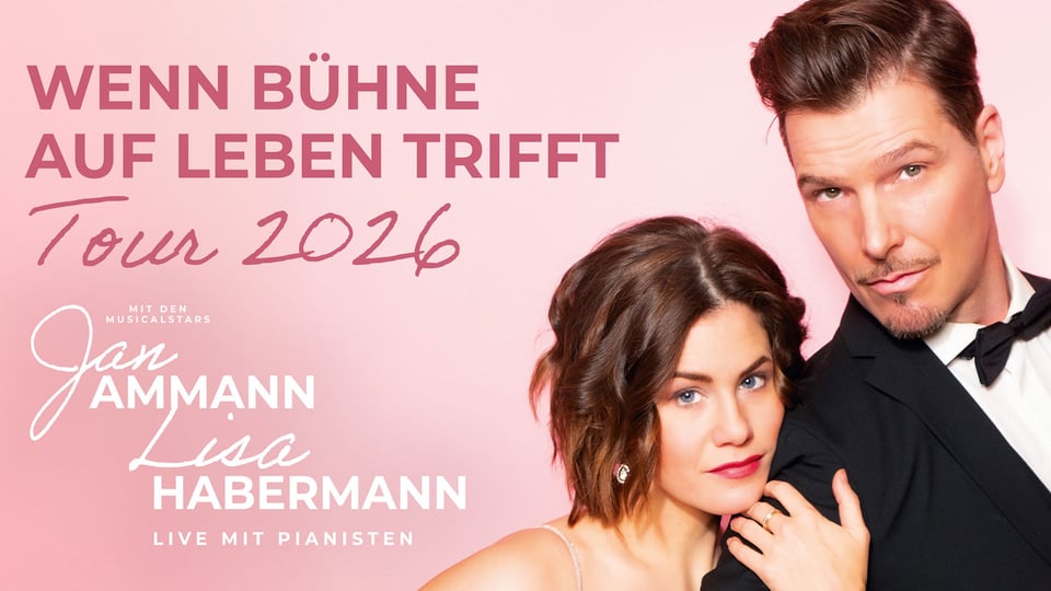 Veranstaltungsplakat zu ‚Wenn Bühne auf Leben trifft‘ mit Musicalstar Jan Ammann und Lisa Habermann vor rosa Hintergrund.
