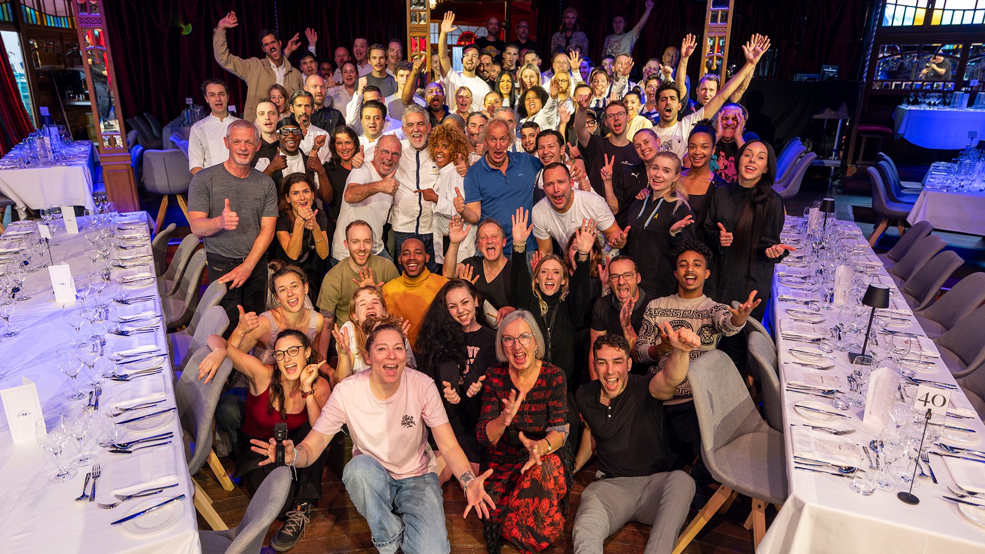 Gruppenbild der HULLIS Comedy Dinner Show