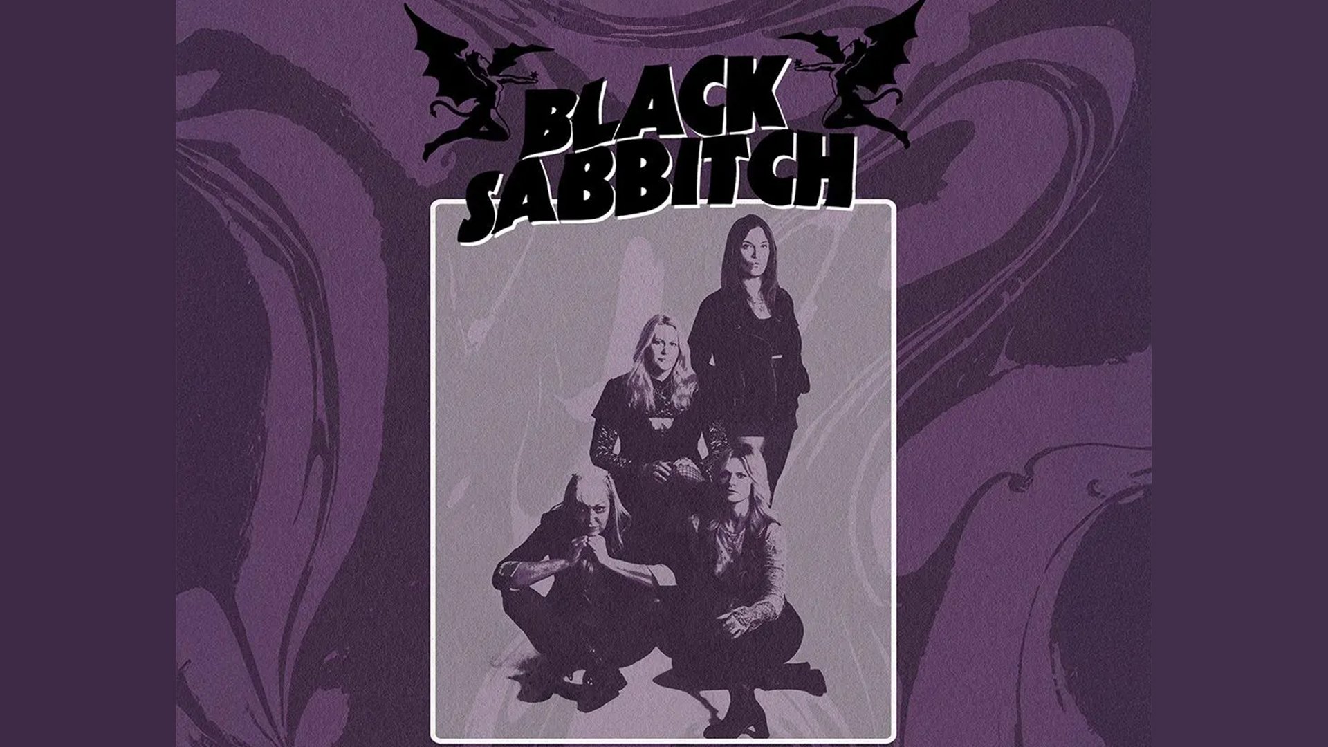 Plakat der band Black Sabbitch mit violetten Mustern und einem Foto sowie Bandlogo mit zwei fliegenden Figuren mit Fledermausflügeln in schwarz