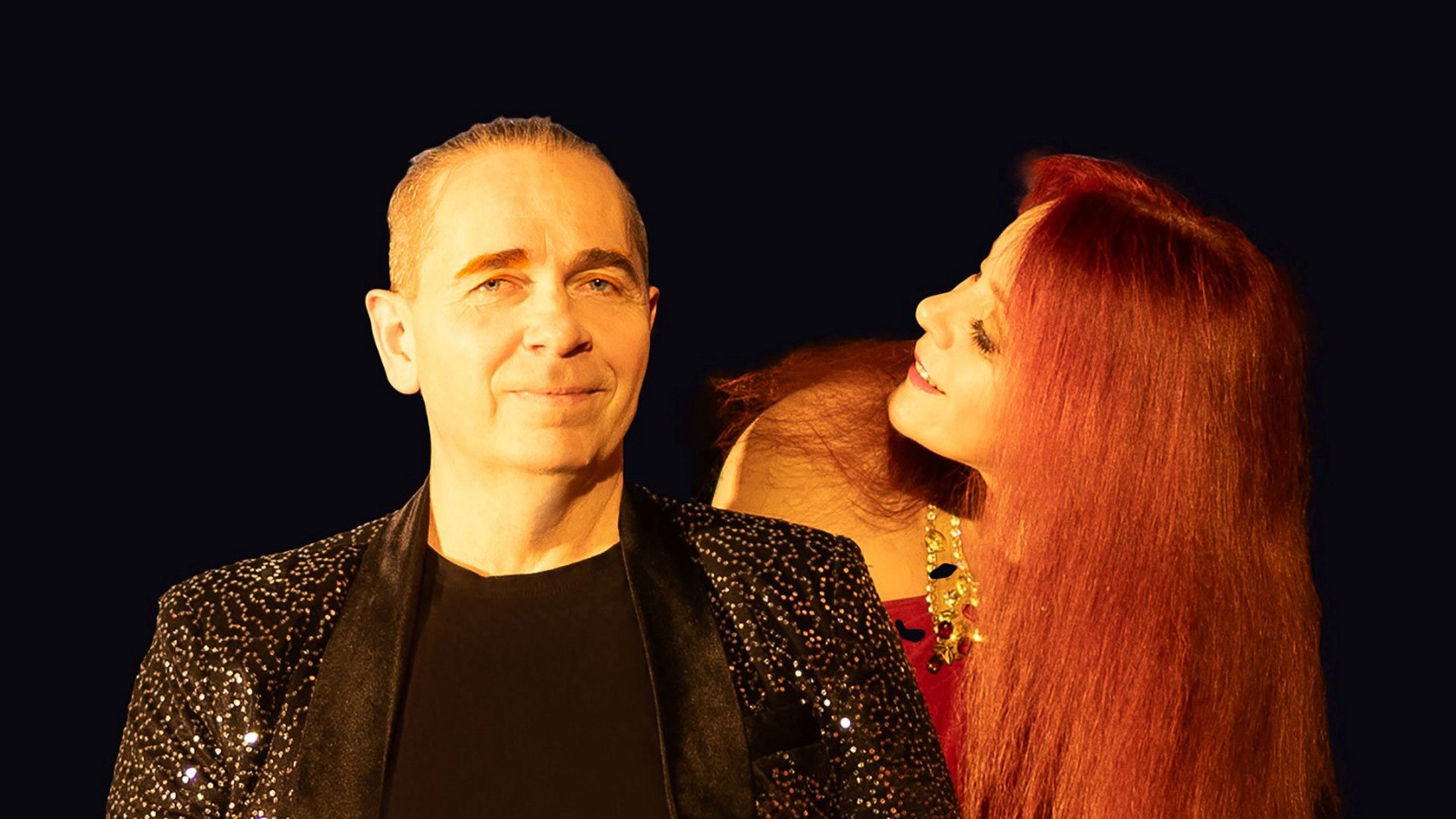 Foto für das Event Zu Gast bei den Zauberern, mit den Künstlern vor schwarzem Hintergrund.