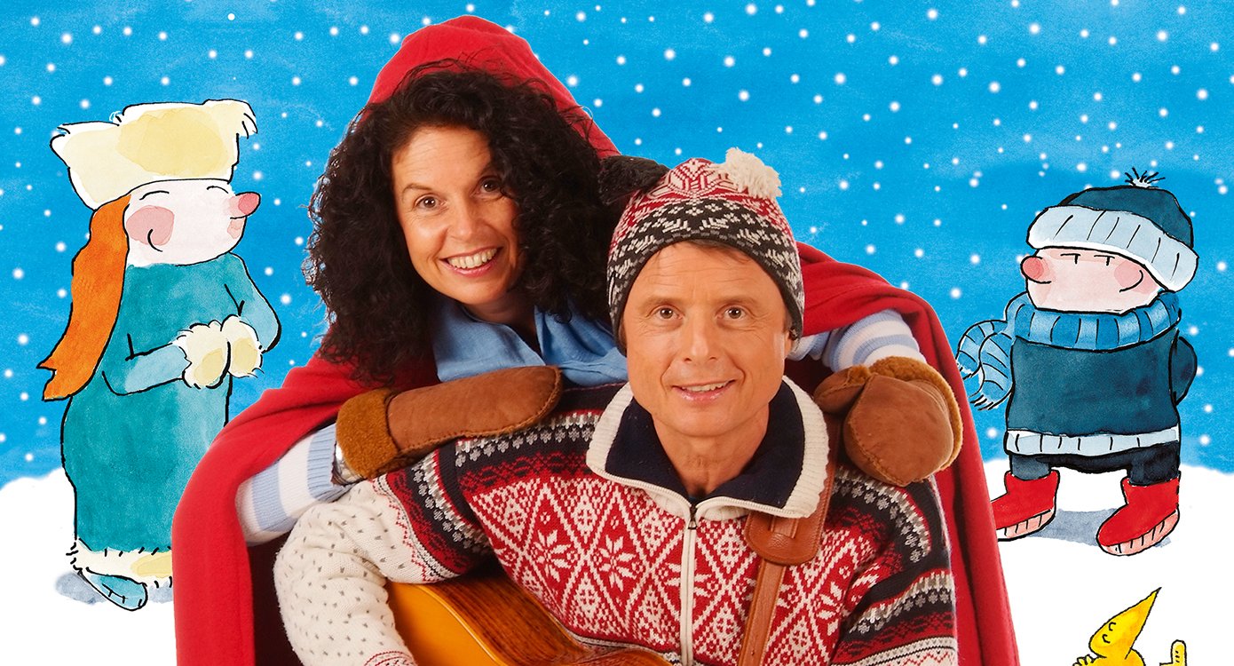 Bild eines Mannes und einer Frau in weihnachtlicher Kleidung mit einer verschneiten Illustration im Hintergrund