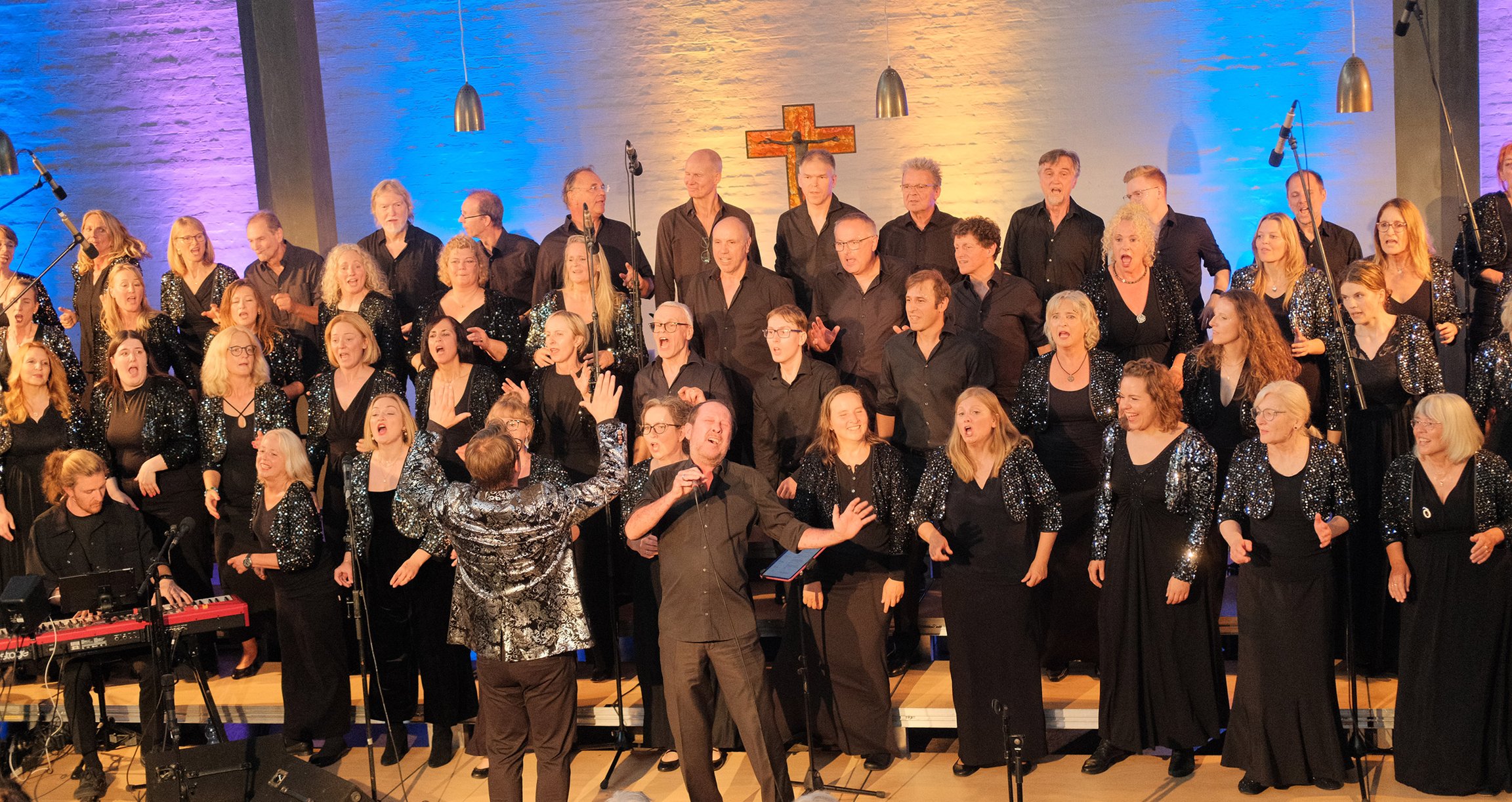 Foto eines Chors beim Singen