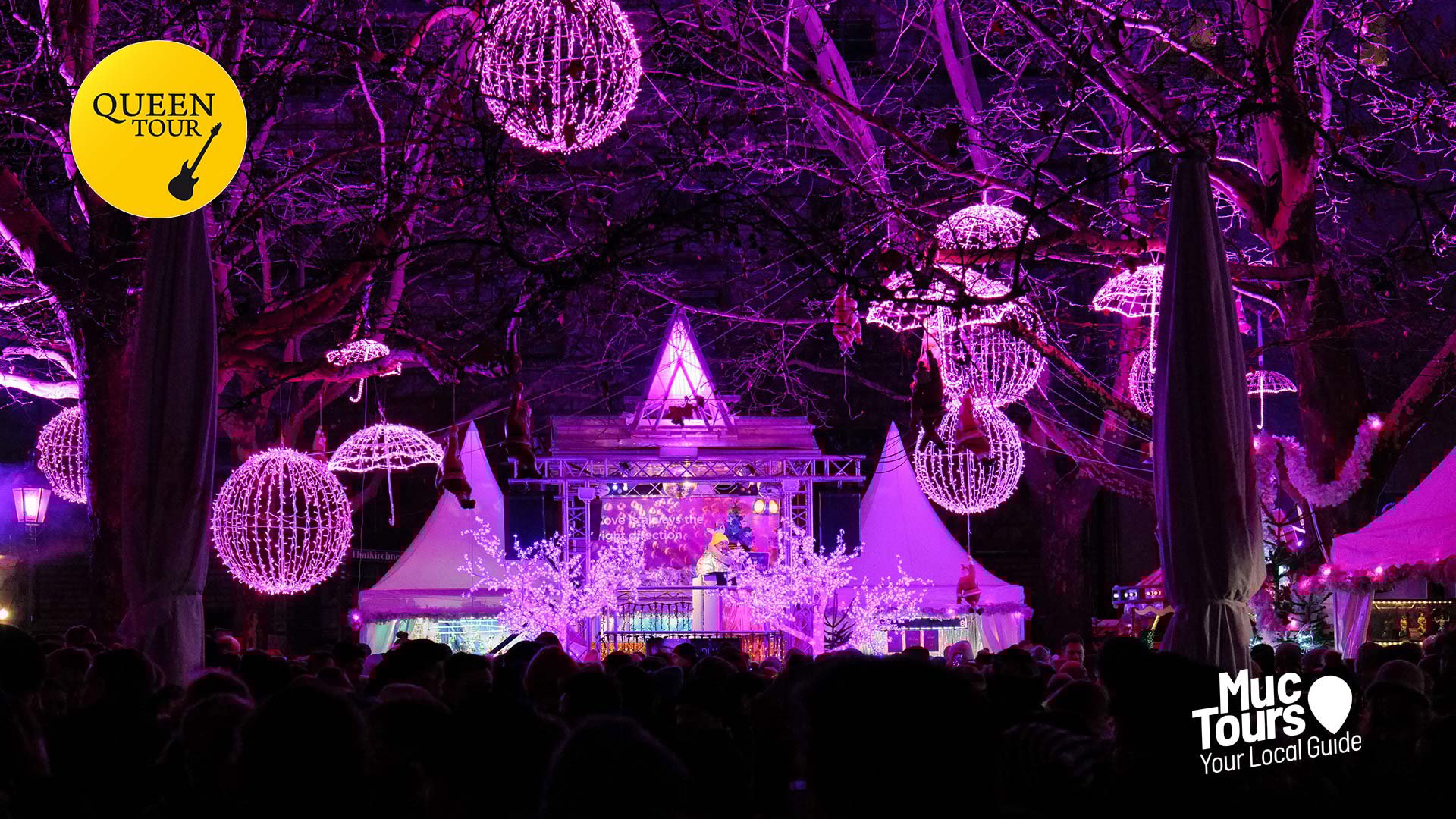 Stimmungsvolles Foto vom Pink Christmas Markt in München – rosa Lichter und festliche Atmosphäre im Glockenbachviertel