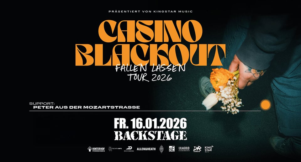 Plakat der Veranstaltung von CASINO BLACKOUT mit weiß-orangefarbener Typografie