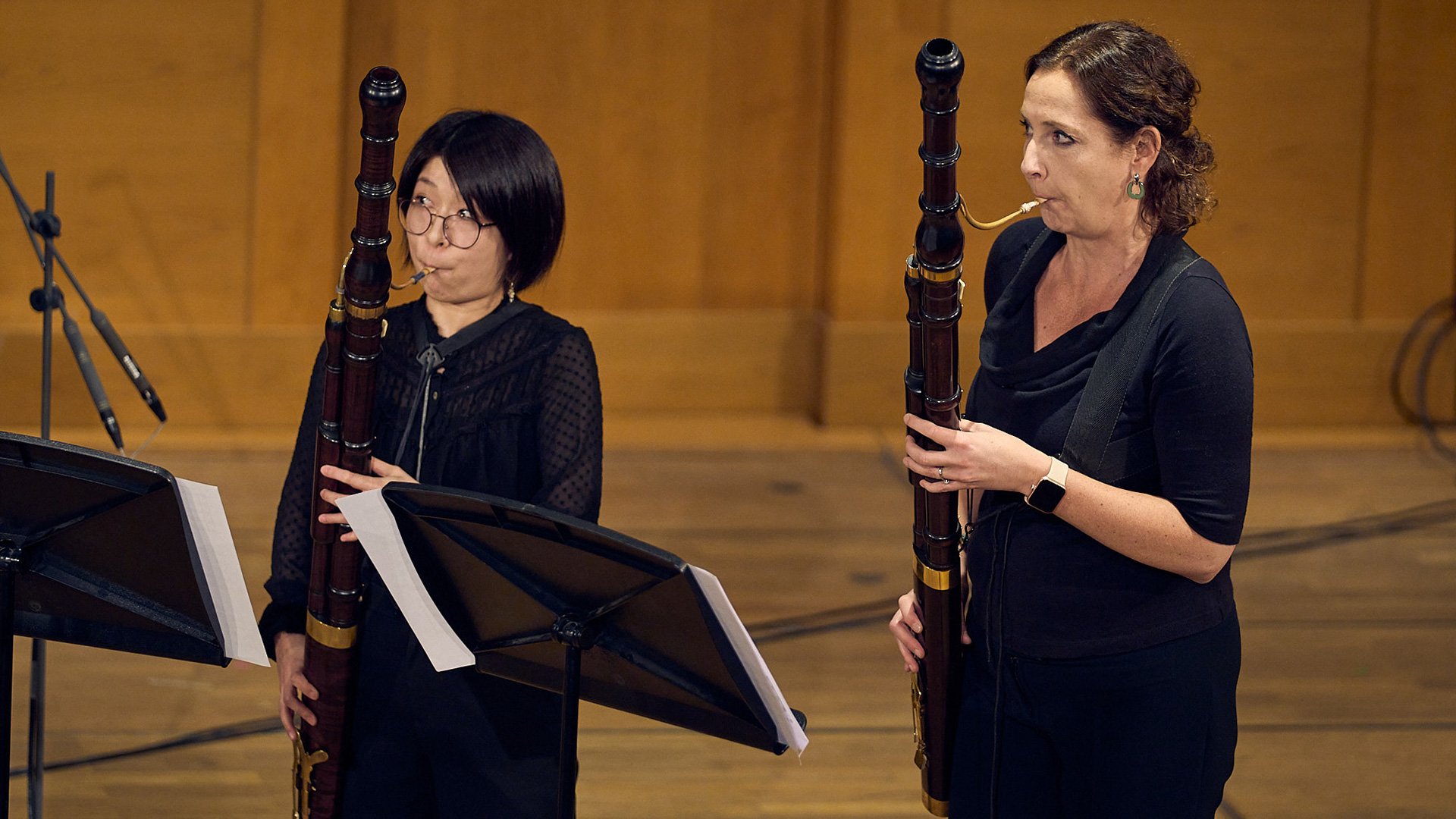 Foto für die Veranstaltung ‚HMTM vor Ort‘ mit zwei Frauen mit Blasinstrumenten