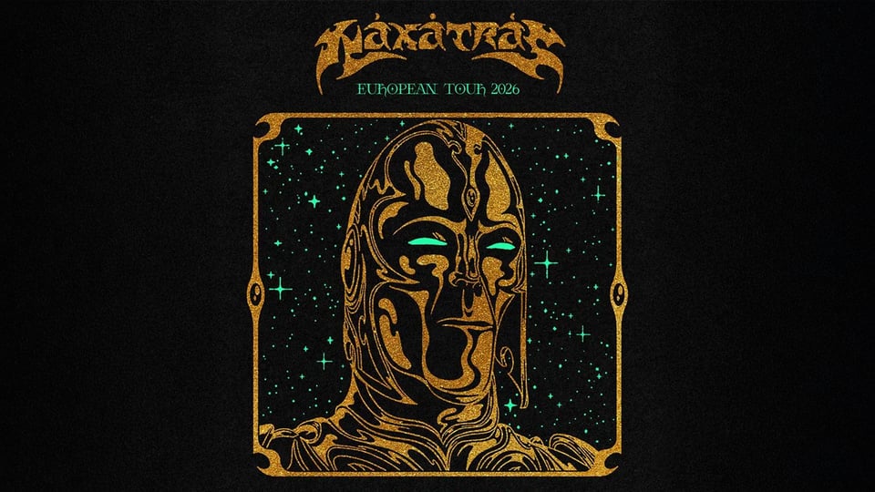 Keyvisual zum Konzert „Naxatras – European Tour 2026“: Dunkles, psychedelisches Artwork mit stilisiertem, goldfarbenem Kopfmotiv vor schwarzem Hintergrund. Um das zentrale Motiv sind kleine sternähnliche Symbole angeordnet. Oberhalb ist der Schriftzug „Naxatras – European Tour 2026“ zu sehen.