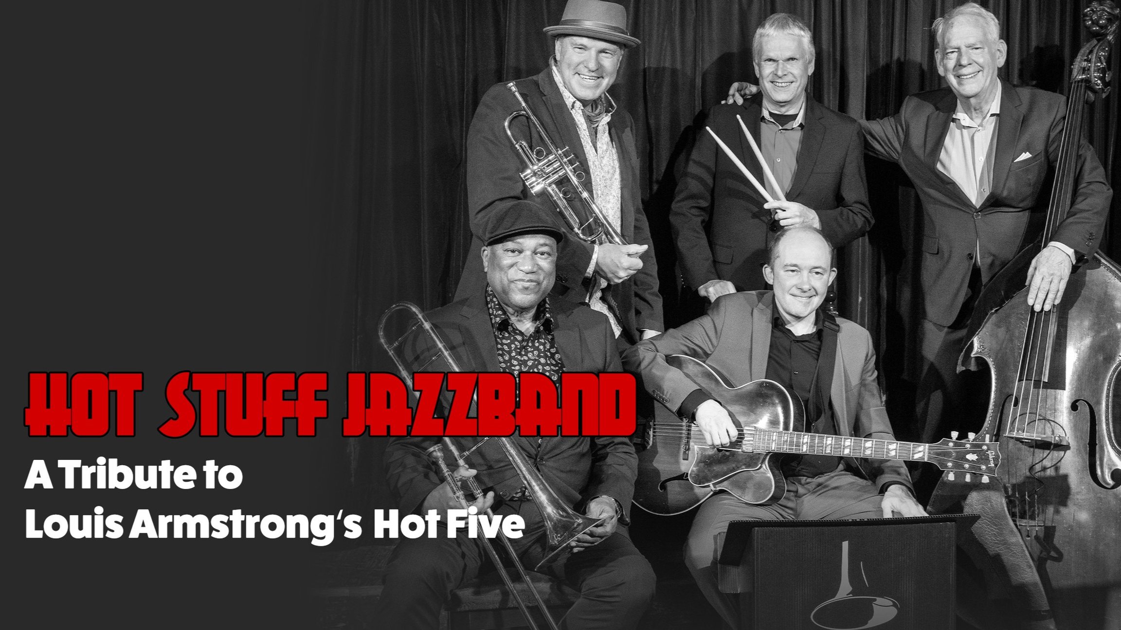 Schwarz-wiß Foto der Band mit roter Aufschrift