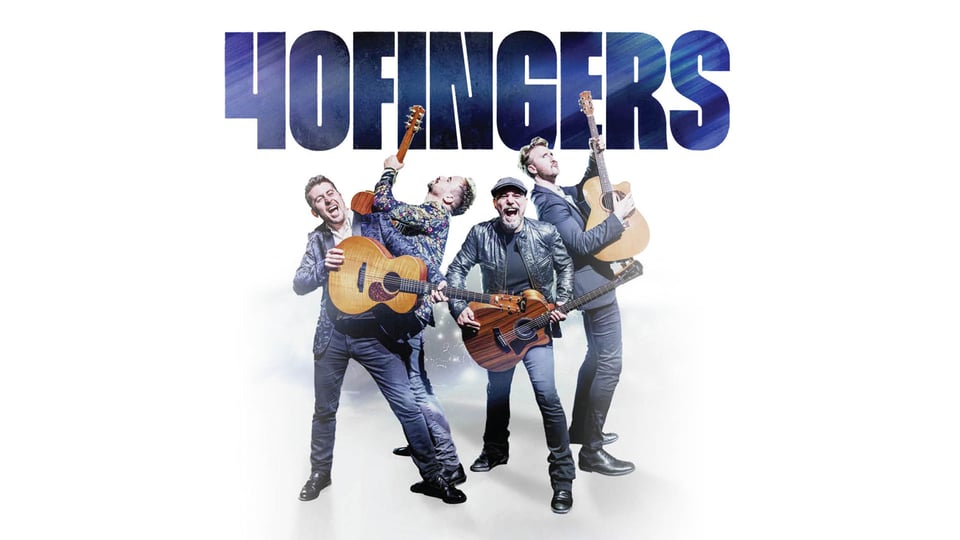 Foto für das Event 40 Fingers, mit der Gruppe vor weißem Hintergrund