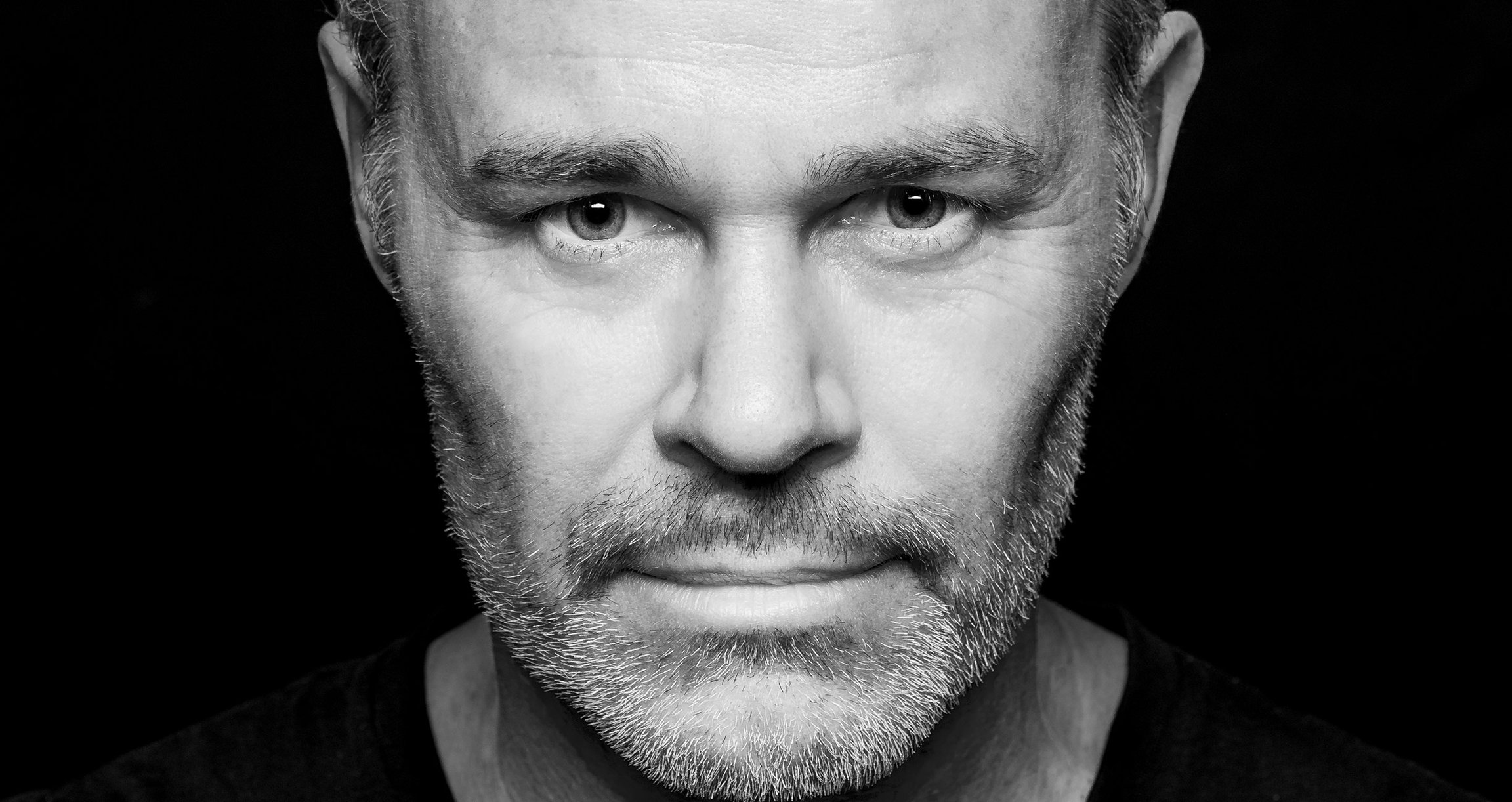 Schwarz Weiss Portrait von einem Mann