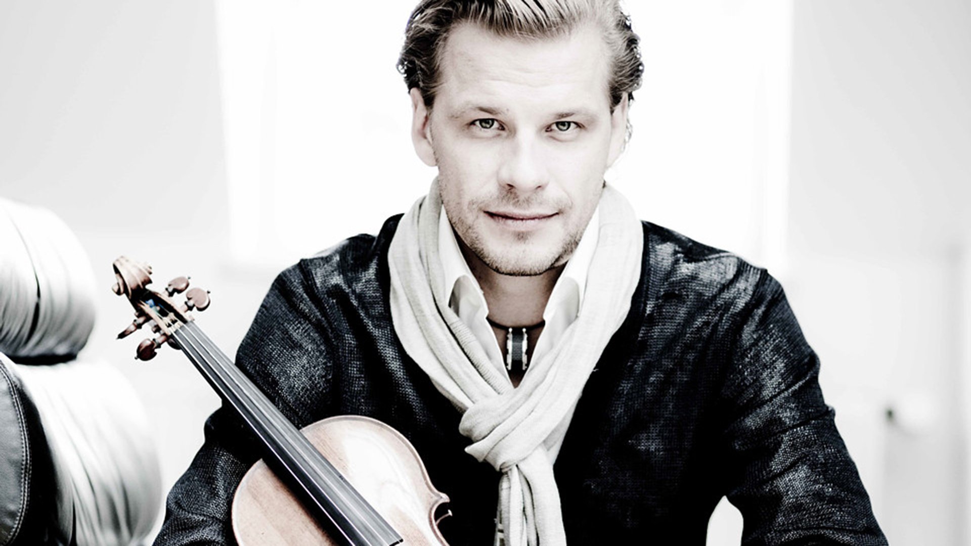Ein Künstler mit Instrument