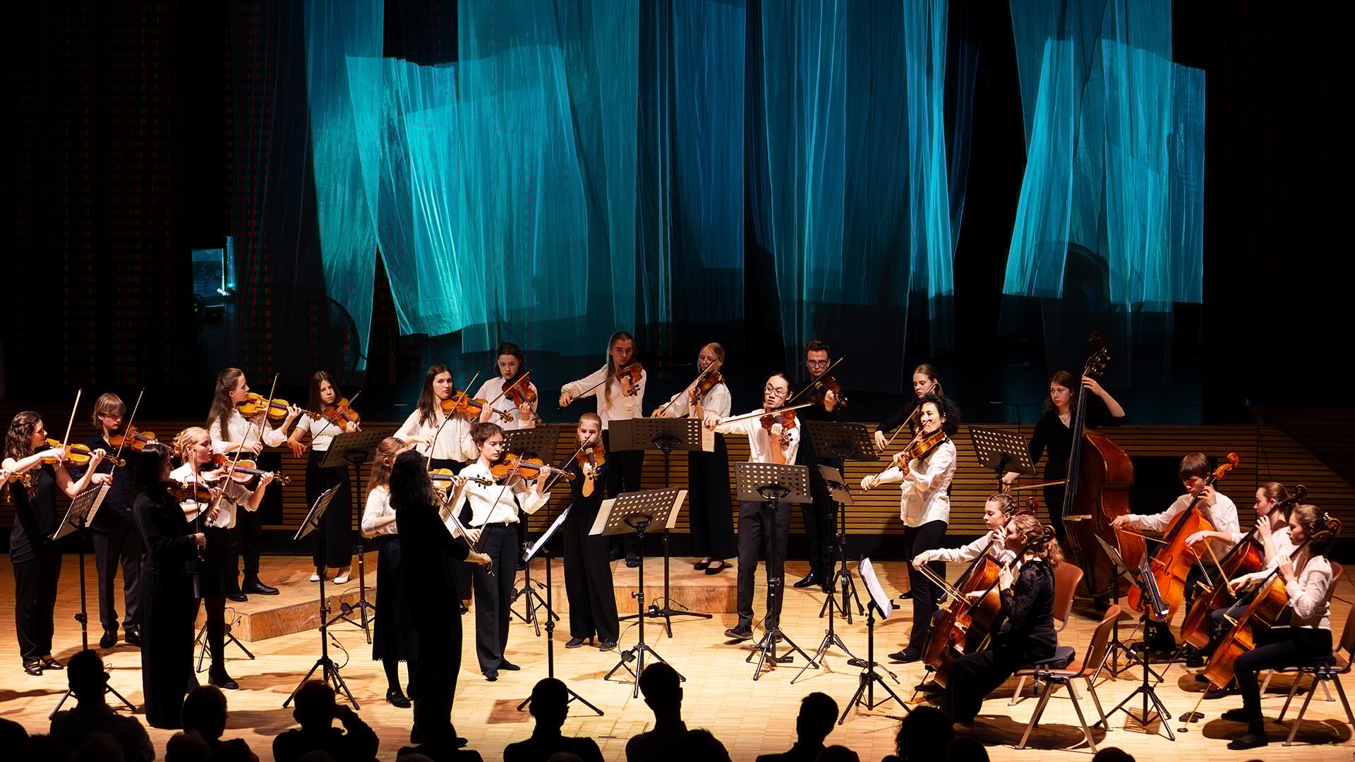Foto für die Veranstaltung ‚Sinfonietta Isartal – Zwischen Tanz und Tragik – Schubert Coleridge-Taylor‘ mit einem Orchester aus jungen Männern und Frauen