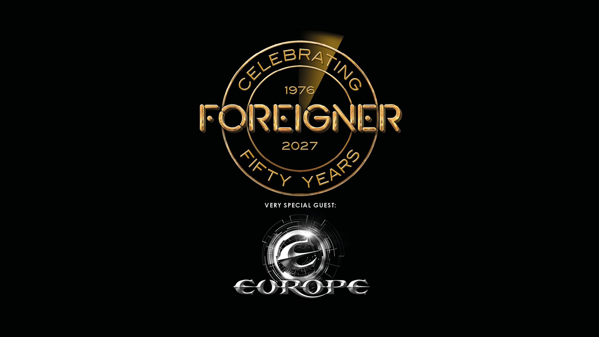 Die Logos der Bands Foreigner in gold und Europe in silber auf schwarzem Hintergrund