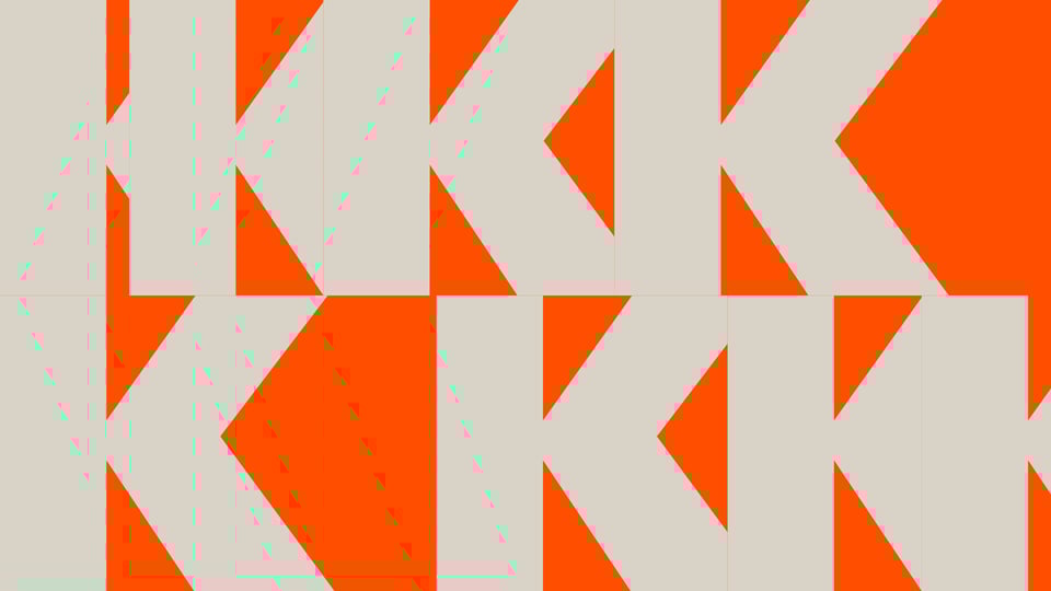 Das Plakat für das Event des Symphonieorchesters des Bayerischen Rundfunks 2025/26 in Orange- und Beigetönen