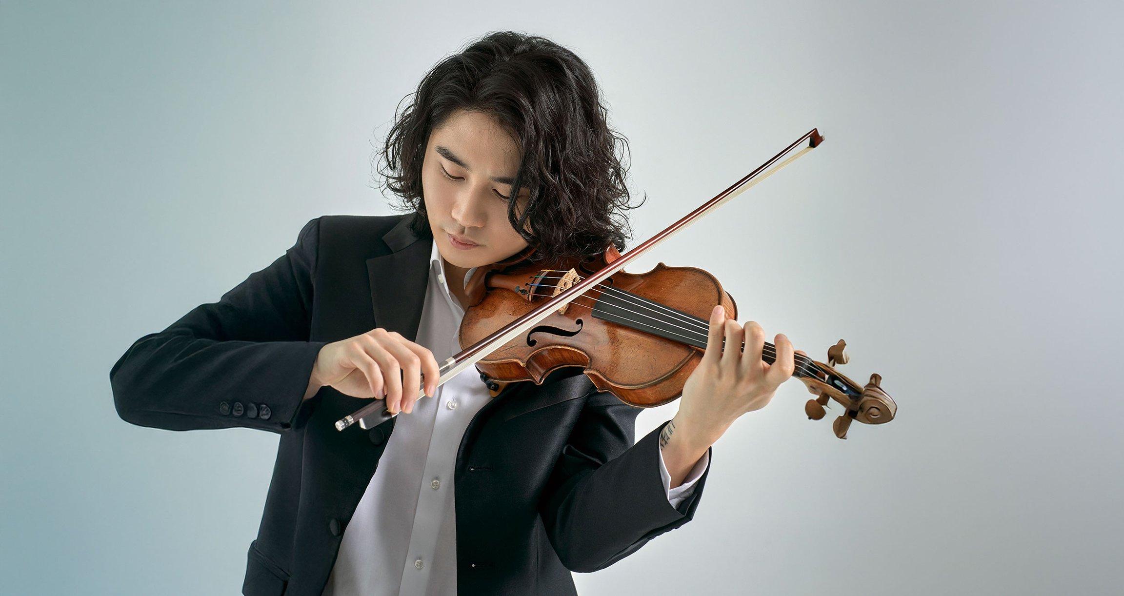 Inmo Yang spielt Violine