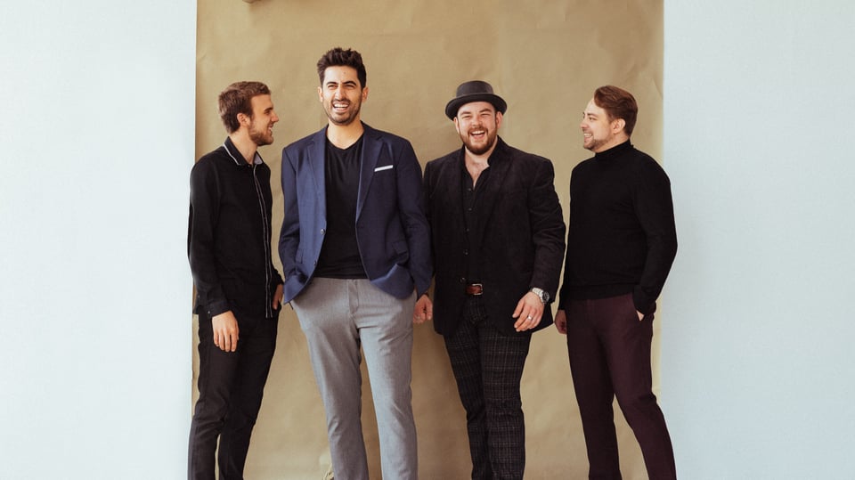 Ein Foto der vier Musiker des Nico Theo Quartetts