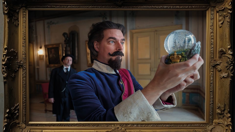 Bild des Darstellers von Ludwig II. in einem antiken Rahmen