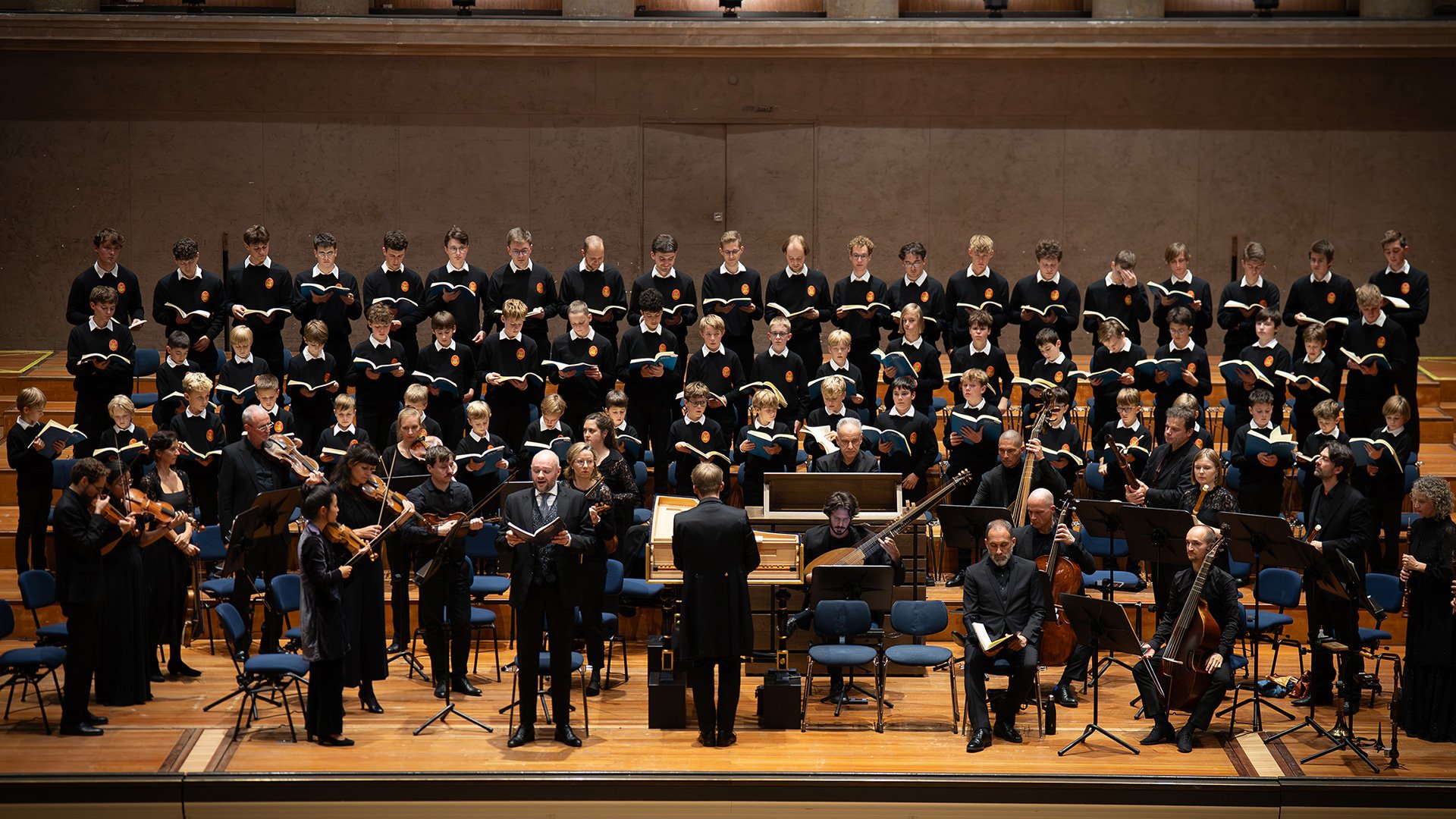 Foto für die Veranstaltung Bach: Matthäuspassion mit den Augsburger Domsingknaben, mit dem Chor.