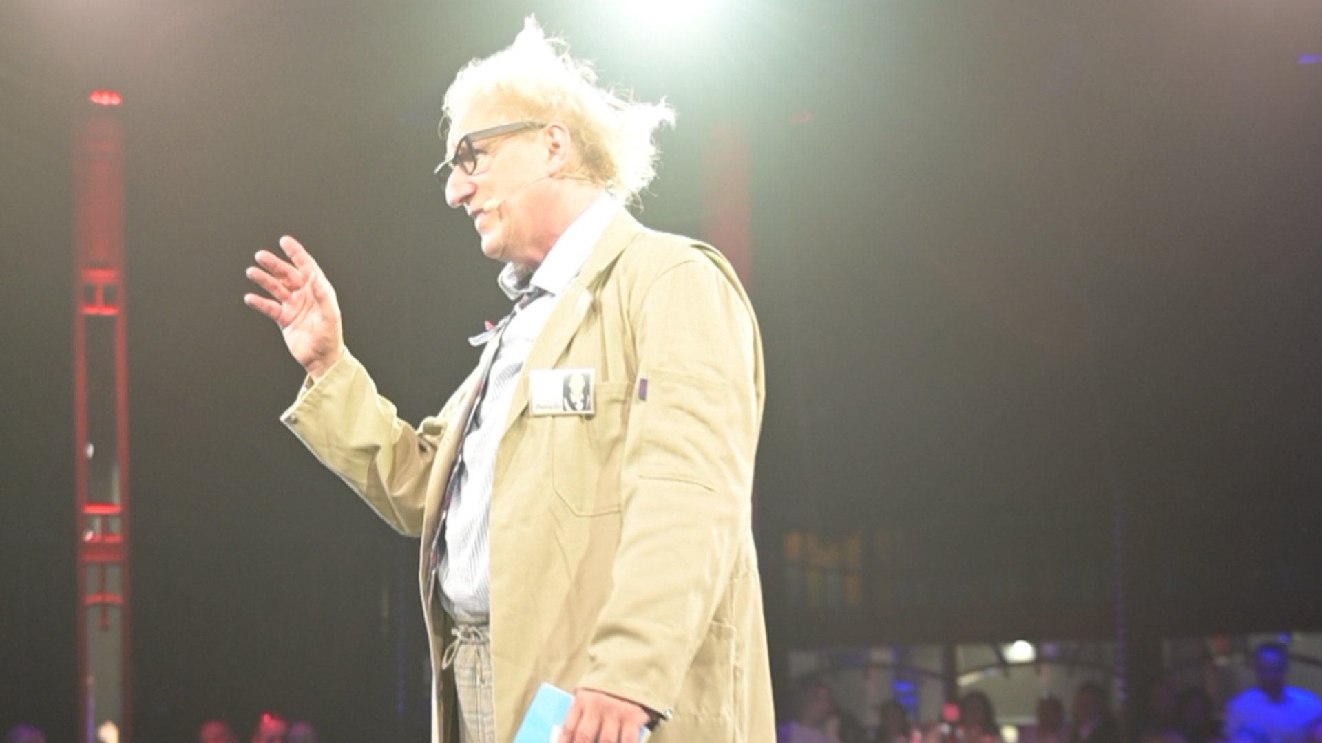 Ein Darsteller auf der Bühne