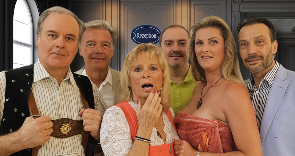 Vier Männer und zwei Frauen spielen in einem Theaterstück, im Hintergrund ein Schild mit der Aufschrift „Rezeption“.