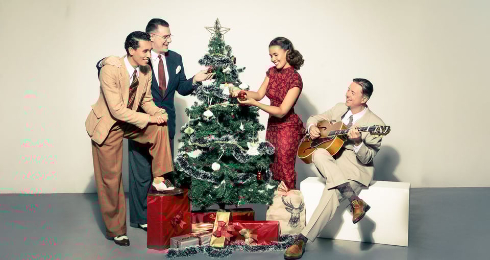 Foto der Gruppe mit weihnachtlicher Dekoration