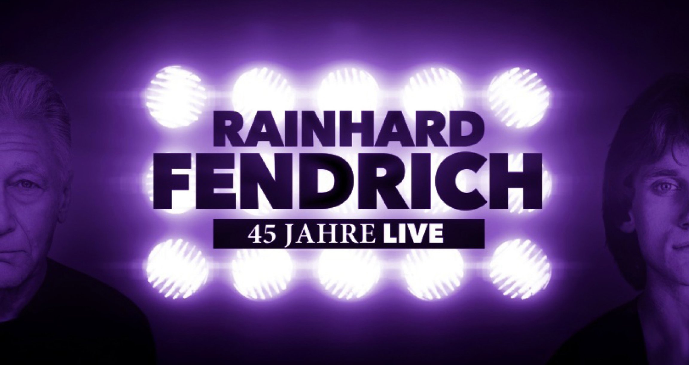 Grafik mit Konzertankündigung mit Schrift auf Schweinwerfer und lila Hintergrund, links und rechts im Bild je wein halbes Portrait von einem Mann