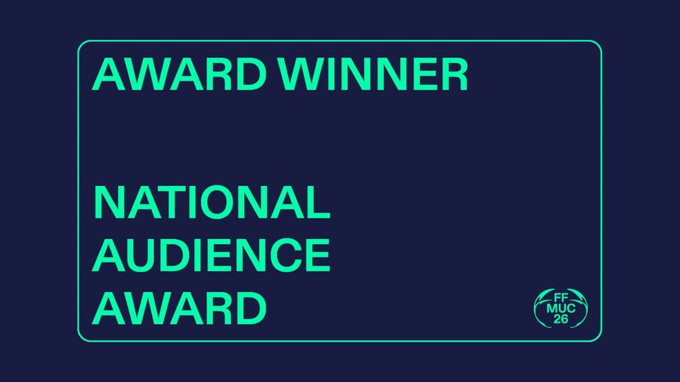 Grafik mit dem Text „Award Winner National Audience Award“ auf dunkelblauem Hintergrund.