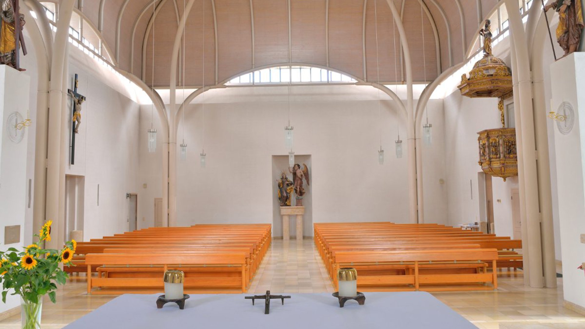 Bild der Pfarrkirche Mariä Heimsuchung von innen 