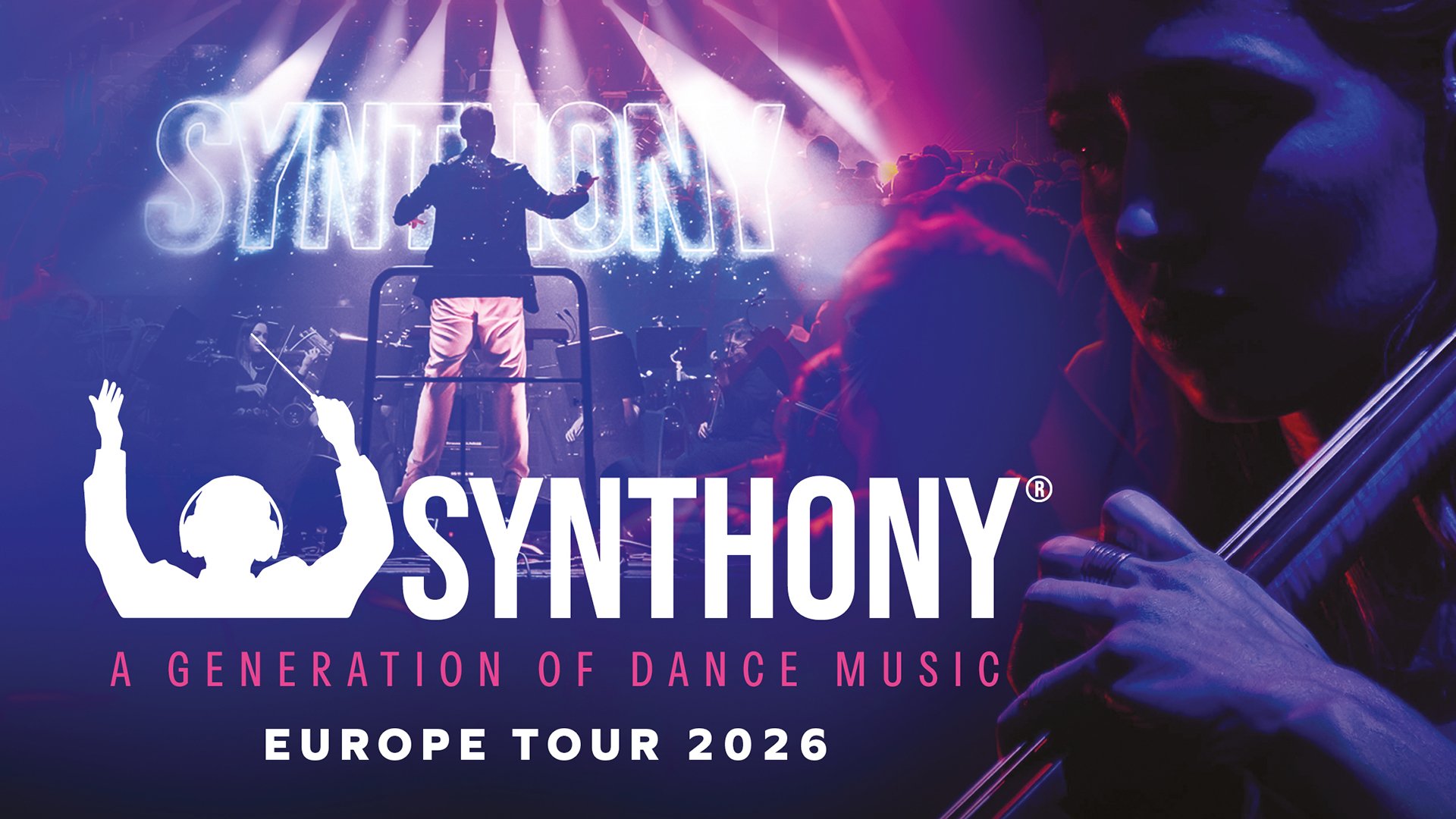 Konzertmotiv mit Dirigent vor Orchester und Publikum, violett-blaues Bühnenlicht und Text SYNTHONY – A Generation of Dance Music, Europe Tour 2026
