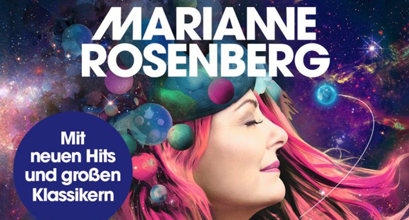 das Plakat der Veranstaltung mit rosa und lila Tönen und dem Gesicht von "Marianne Rosenberg, mit einigen Planeten auf ihrem Kopf und der Milchstraße im Hintergrund