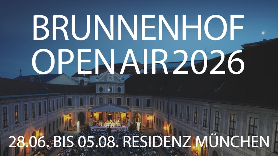 Brunnenhof Open Air 2026 in der Residenz München: beleuchtete Bühne im Innenhof mit Publikum, 28.06.–05.08.