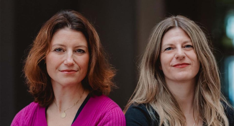 Porträtfoto von zwei Frauen