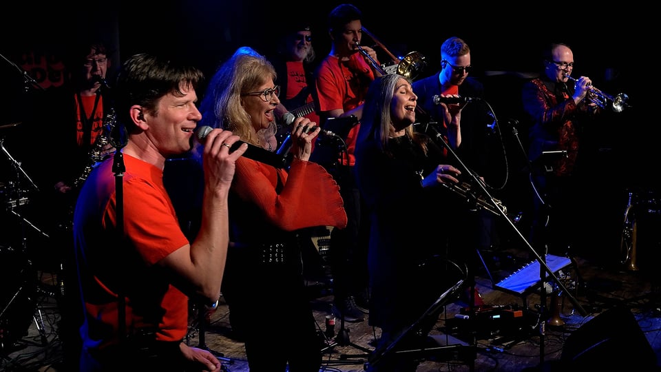 Die Musiker von Groove Department auf der Bühne 