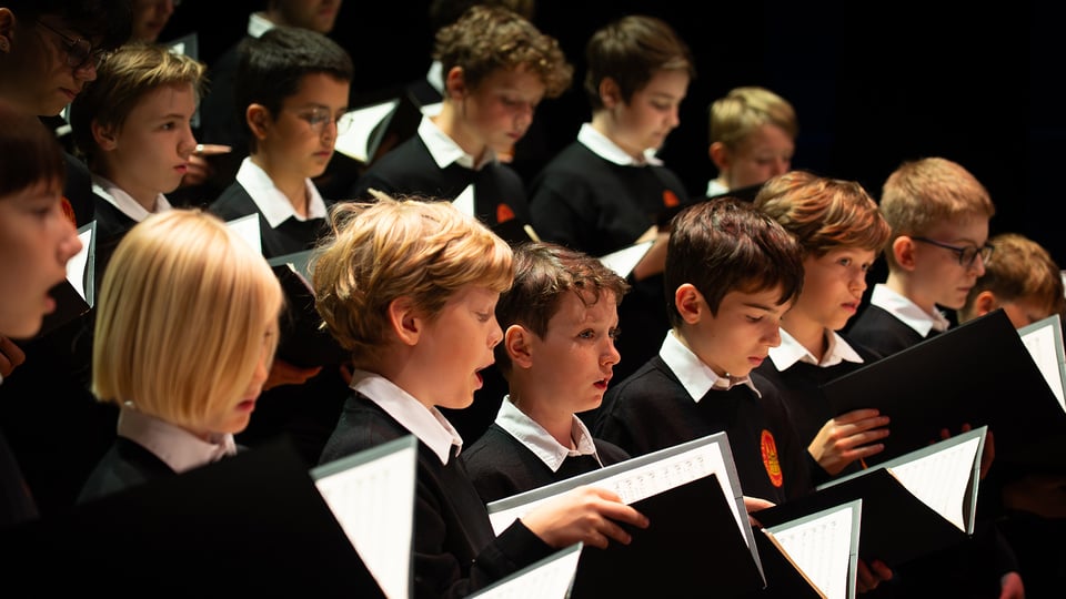 Foto für die Veranstaltung Missa Salisburgensis - H.I.F. Biber, mit einem Kinderchor.