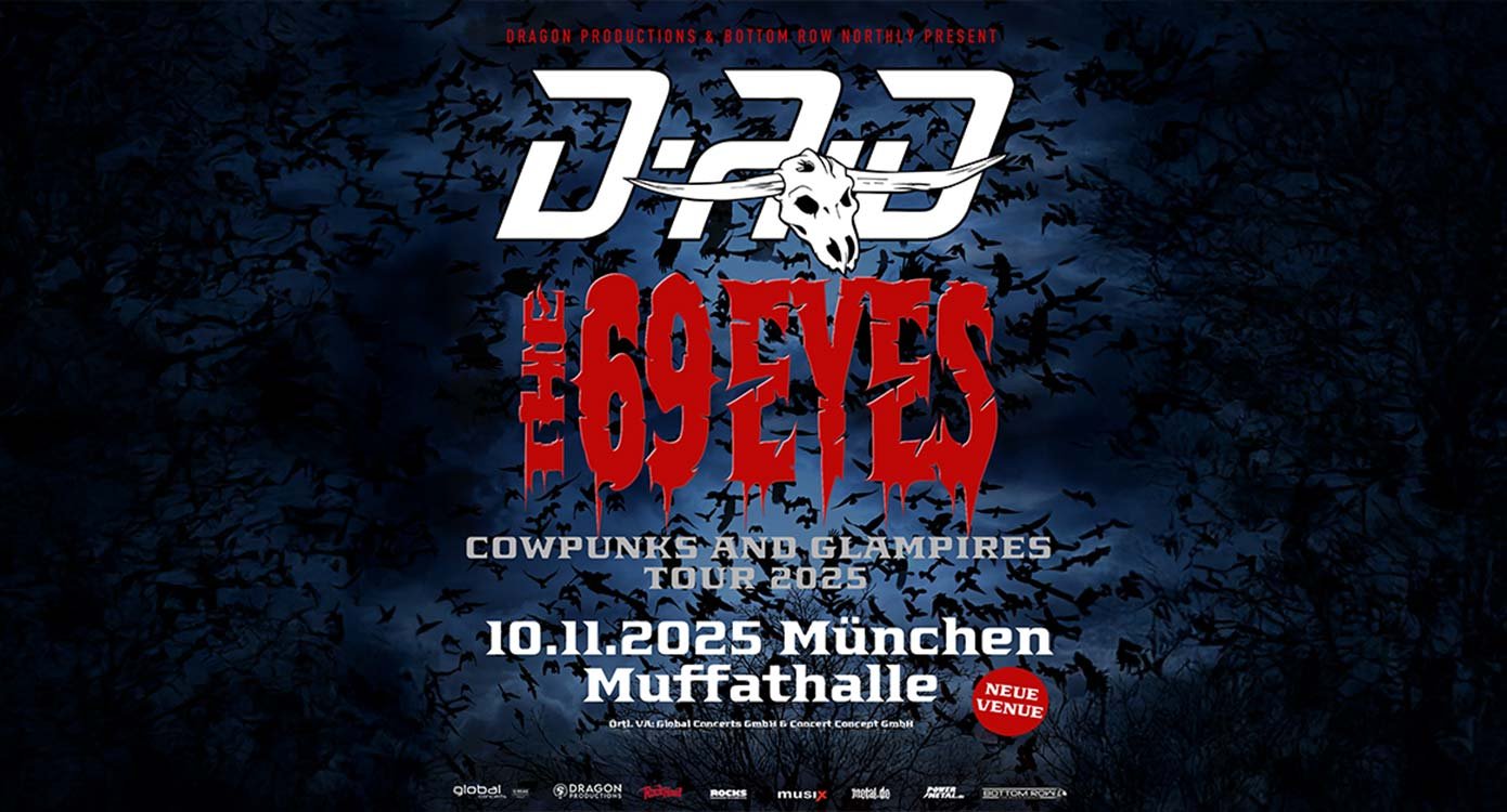 Veranstaltungsplakat mit verschiedenen Schriftarten in Rot, Weiß und Schwarz auf dunklem Hintergrund