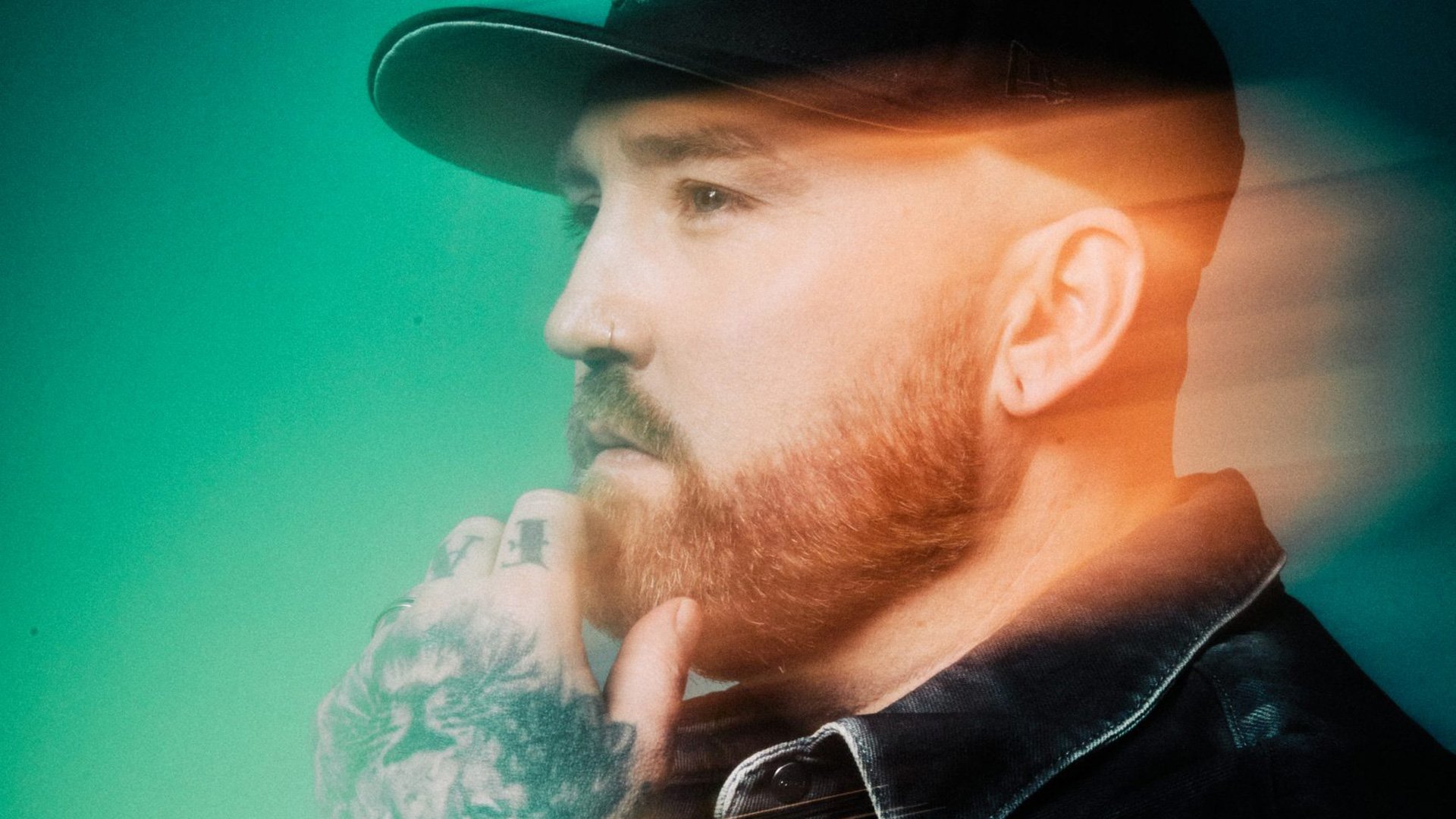 Foto für die Veranstaltung von FOREST BLAKK mit dem Profil des Künstlers vor grünem Hintergrund