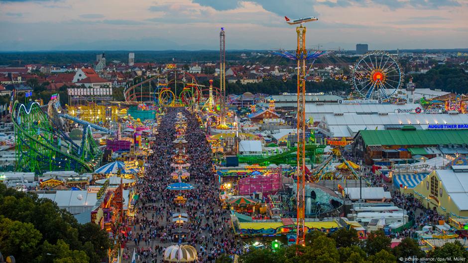 Blick von Oben auf das Oktoberfest 