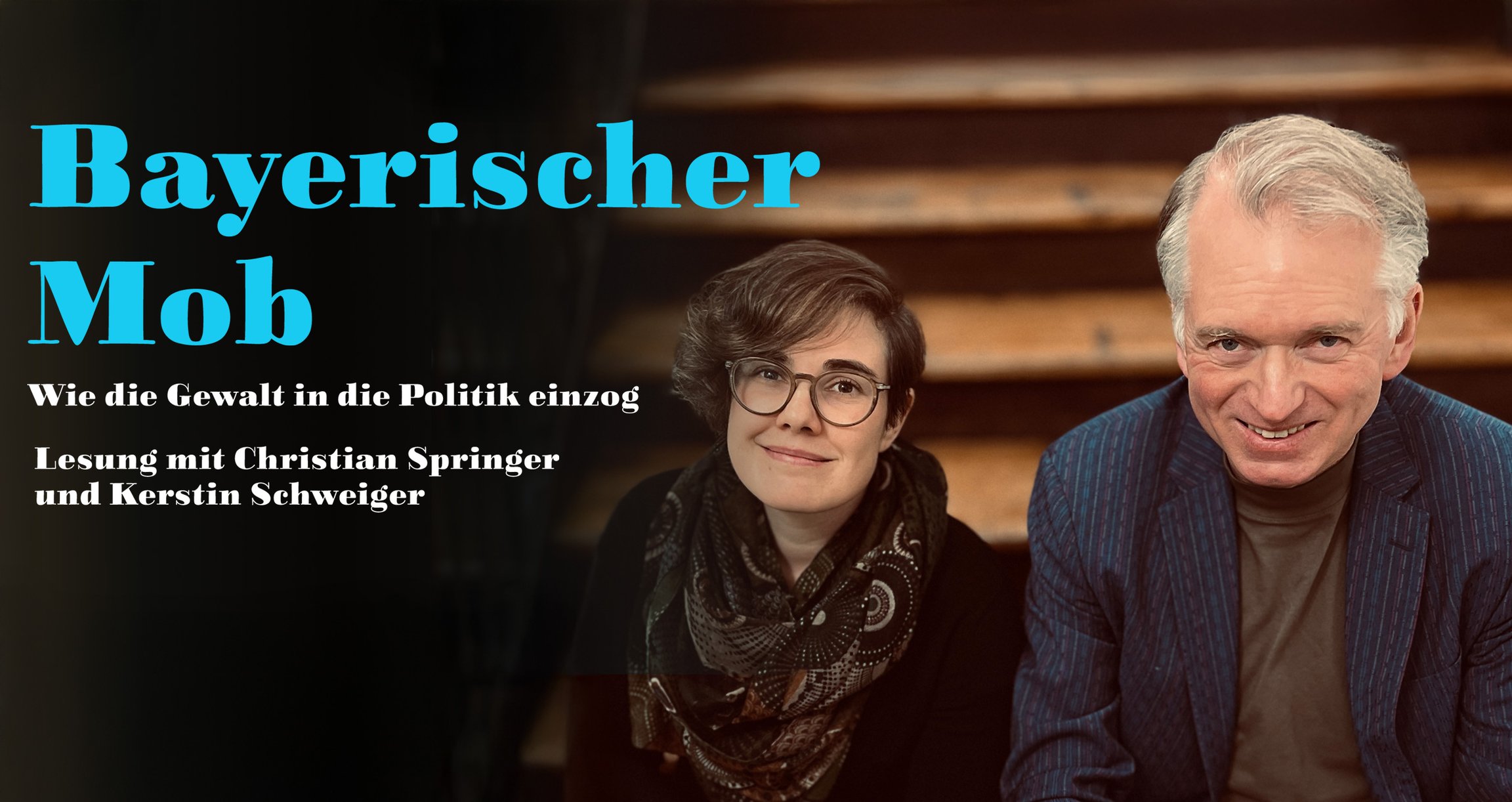 Zwei Personen vor braunem Hintergrund mit blauer und weißer Schrift