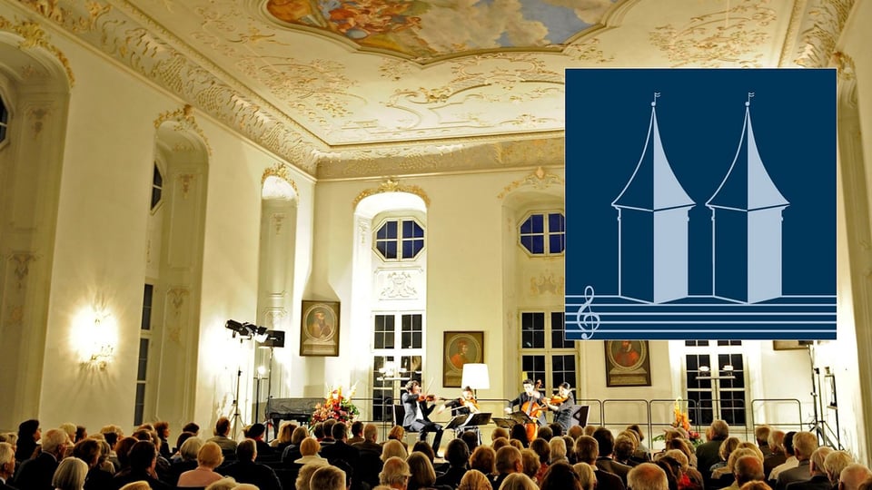 Foto für die Veranstaltung ‚Podium für junge Solisten‘ mit einer Innenansicht des Veranstaltungsortes und dem Publikum.